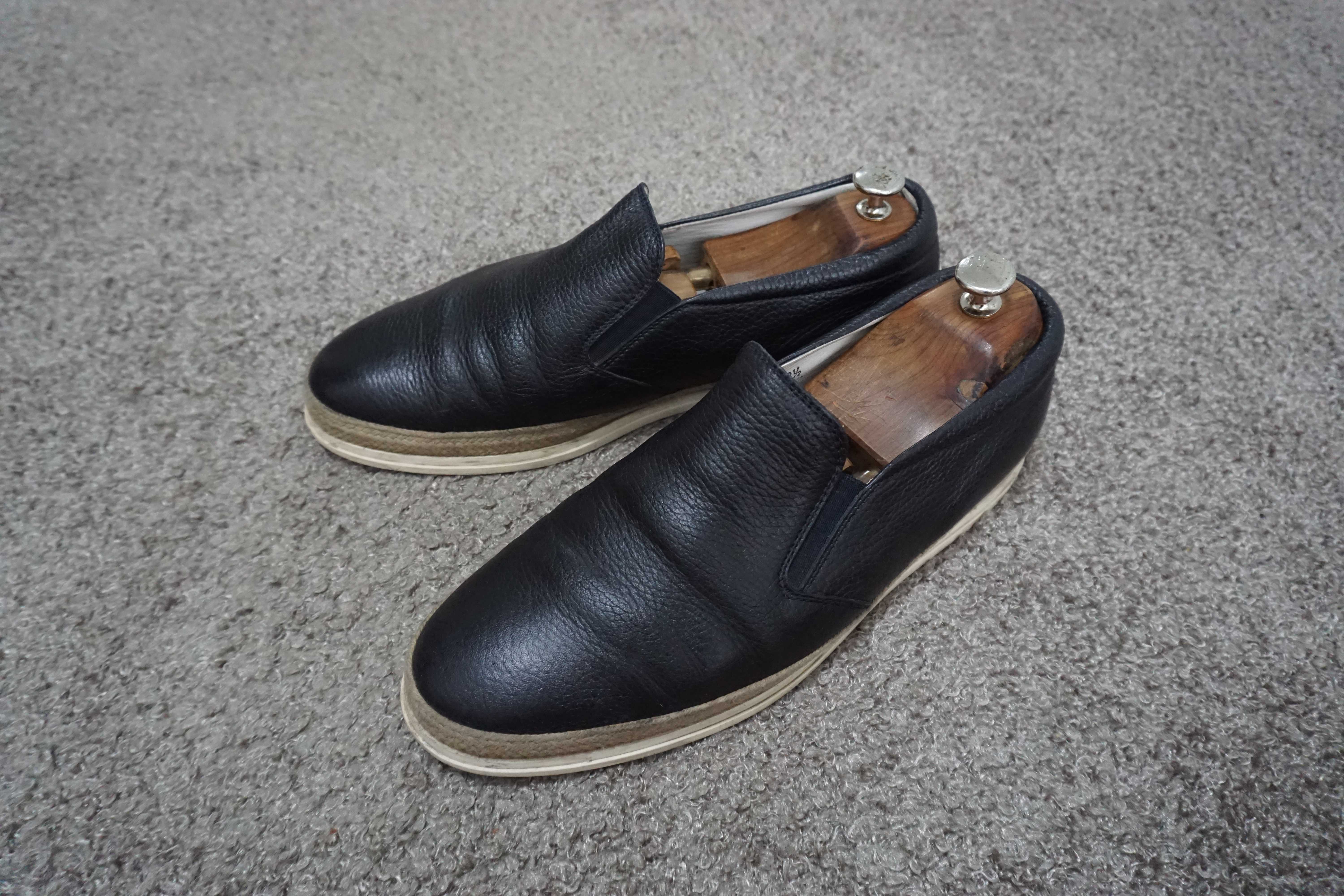 TOD'S SLIP-ON size 8.5