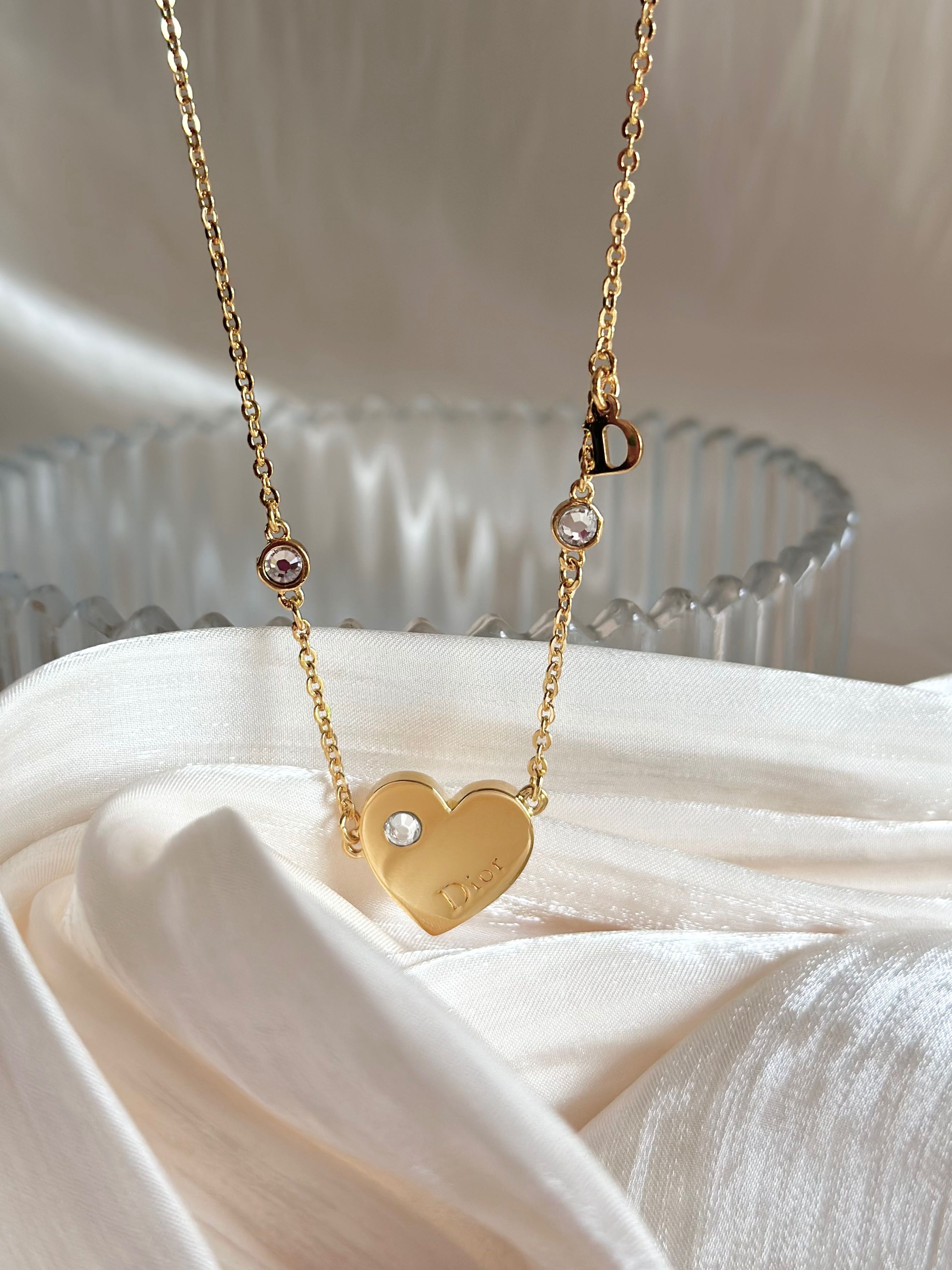 Dior heart necklace 🦢