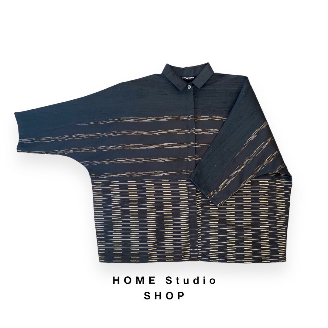 Monotone shirts 
