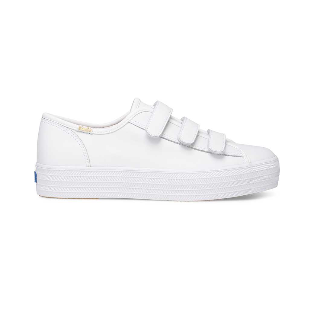 รองเท้าผ้าใบหนัง แบบสวม รุ่น TRIPLE KICK V LEATHER สีขาว WH61117