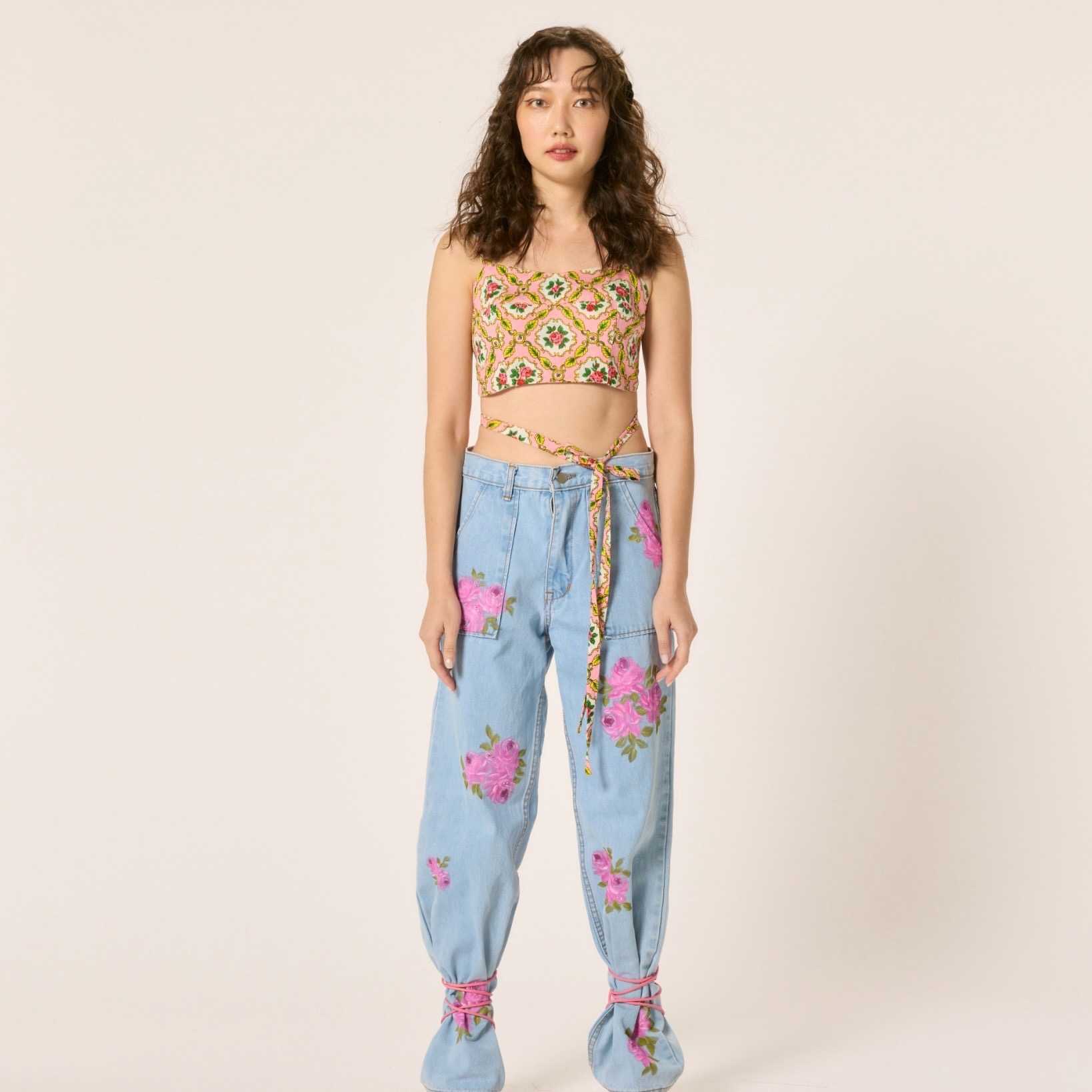 เสื้อสายเดี่ยวลายกุหลาบพันเอว LILLY ROSE