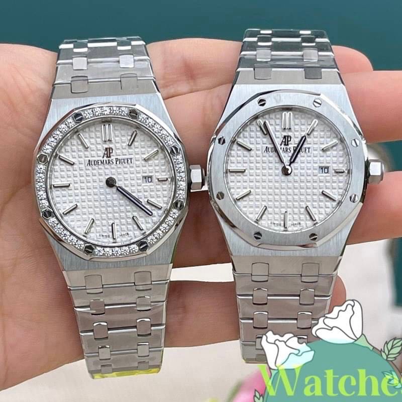 Audemars Piguet Ladies Royal Oak White Dial 33mm. Quartz 8F
