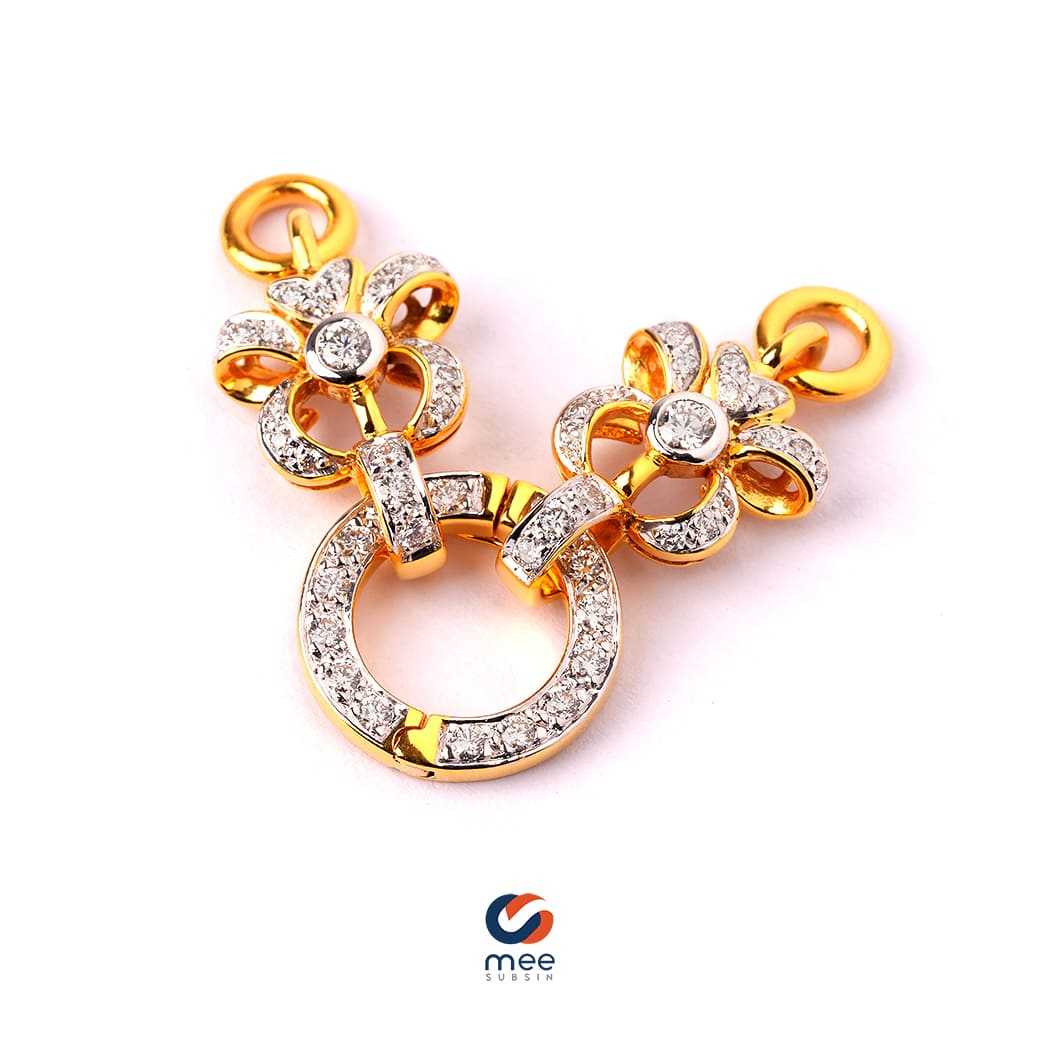 ขั้วเพชรใหญ่ ลายดอกไม้ 0.88 กะรัต น้ำ 97 ทองคำ 18k [PD230011]