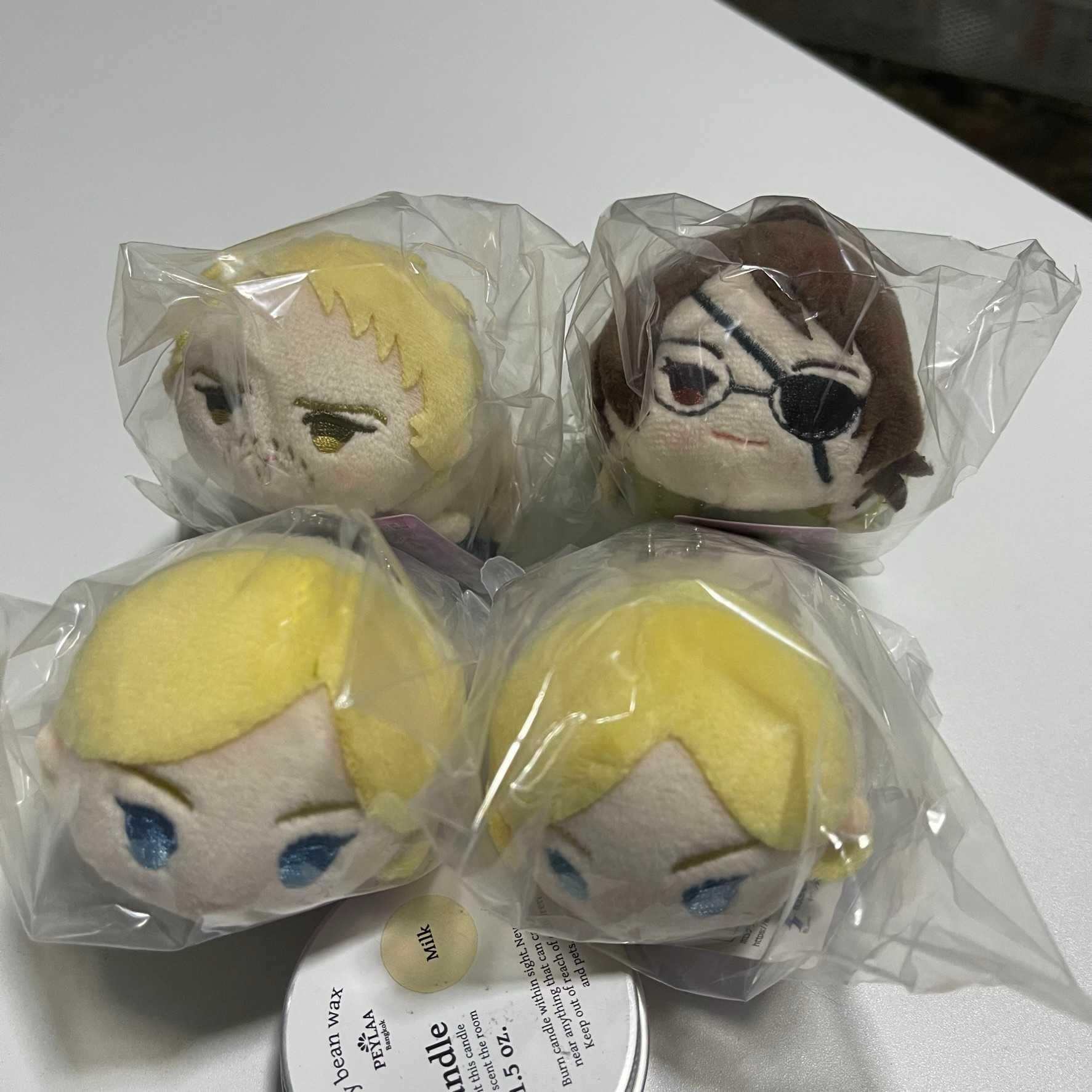 โมจิ Attack on titan