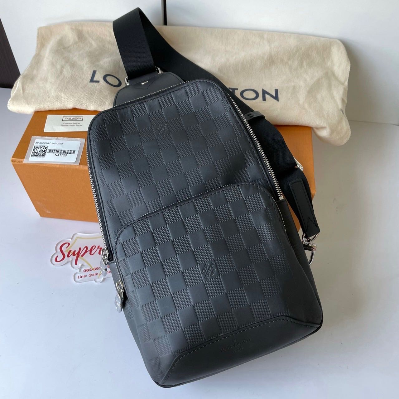 Good condition! LV Avenue Sling bag Damier Infini