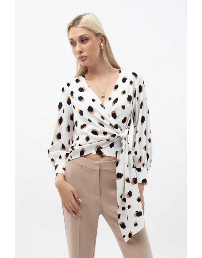 เสื้อเบลาส์ลายจุดทรงไขว้ | Polka Dot Wrap Blouse | 06062 | VWRBLLS0606293
