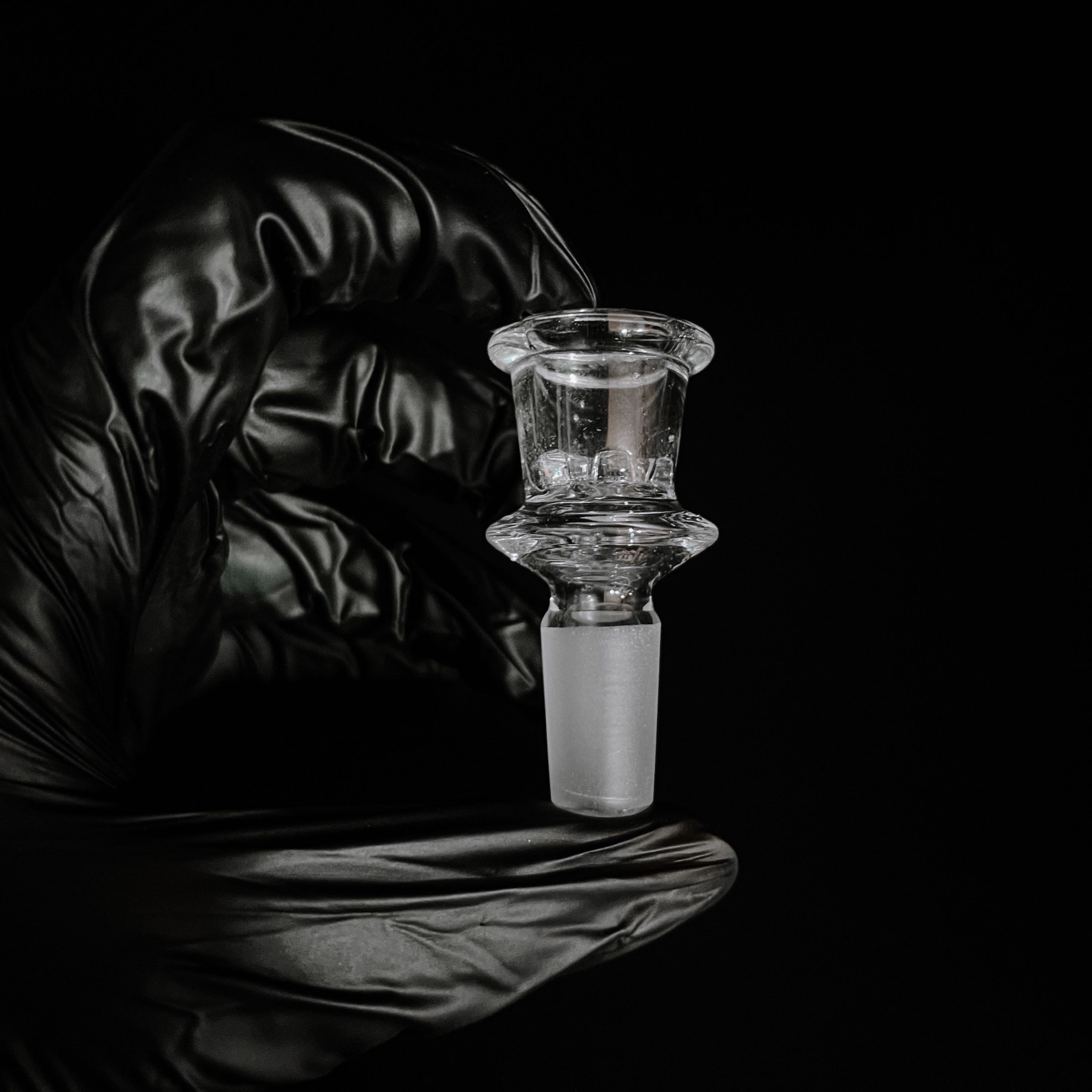 (14 mm) Clear Glass Bowls Thick Mobius w/ 6 Hole