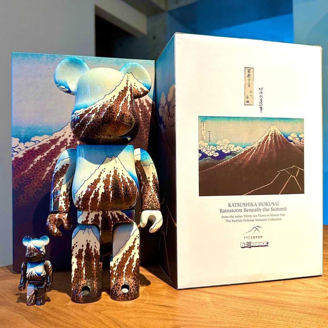 Be@rbrick Kitasai Katsushika White Rain Under the Thirty-Six Views of Mount Fuji