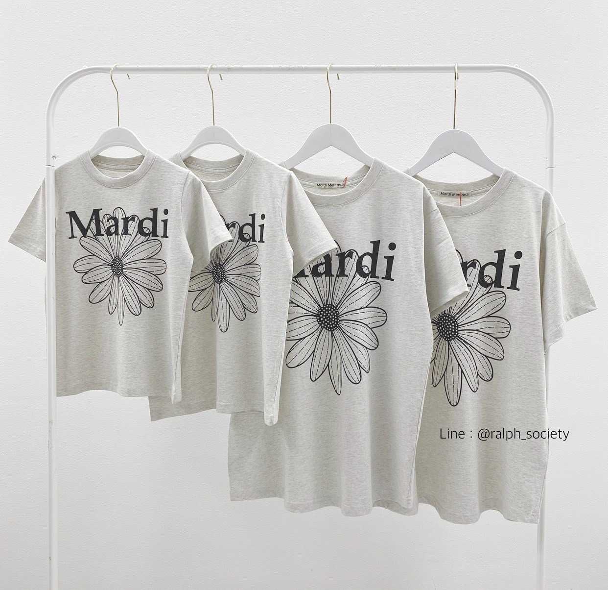 พร้อมส่ง Mardi  Flower T-shirt (black-grey)