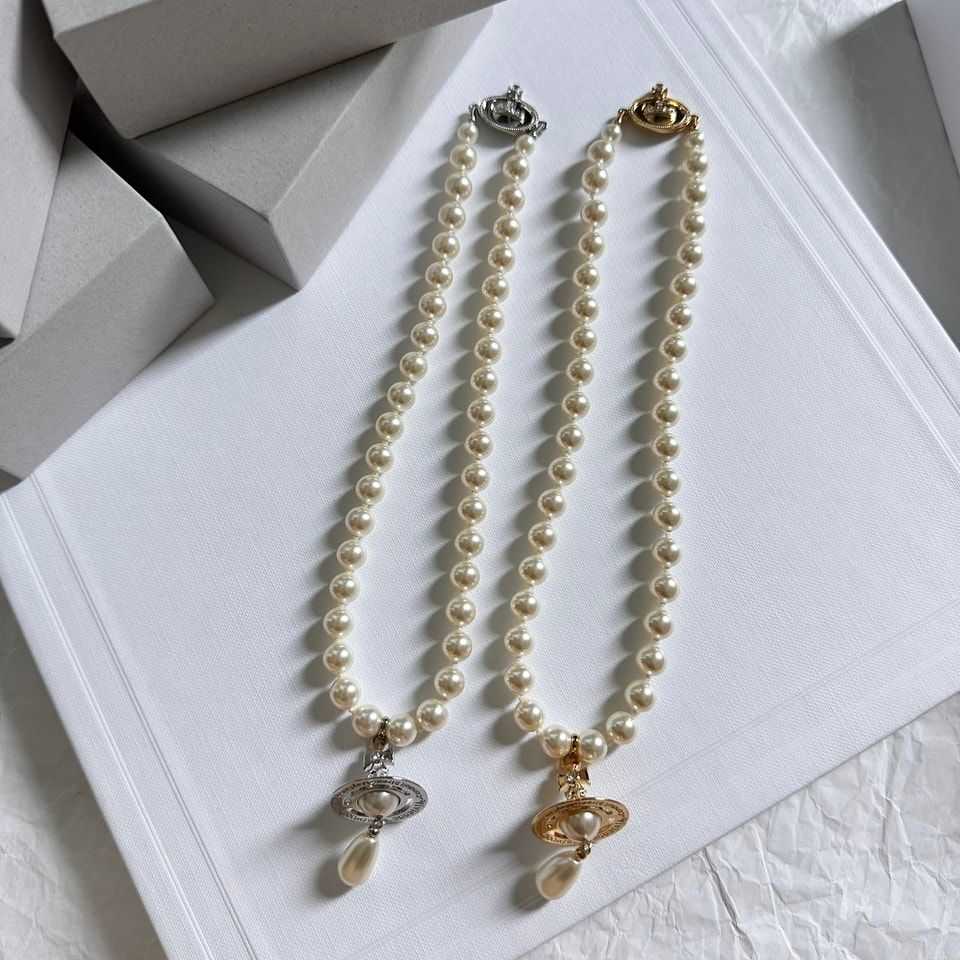 📌(ทักเชทก่อนสั่งซื้อ)   New Vivienne Westwood one row pearl drop (37 cm) เงิน/ทอง