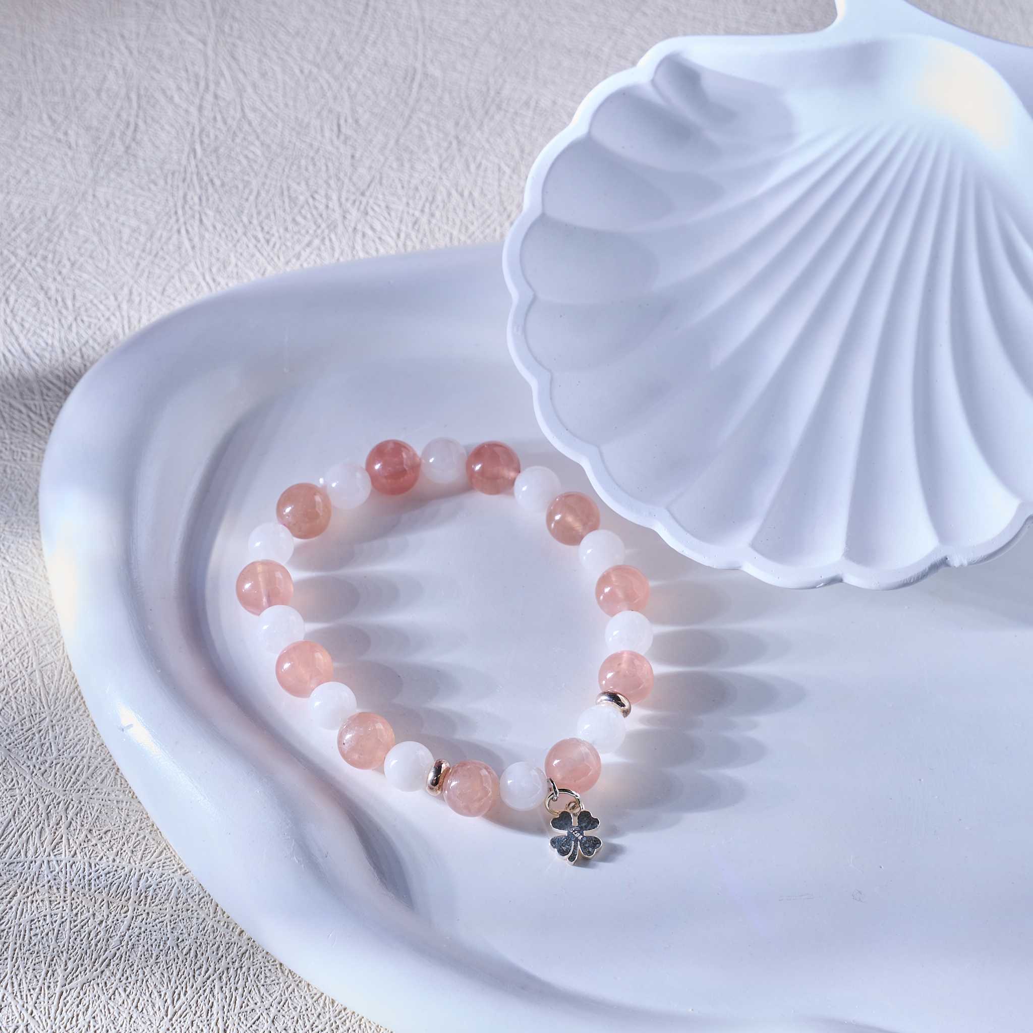 กำไลหินเสริมเรื่องความรัก Rose AURA💕