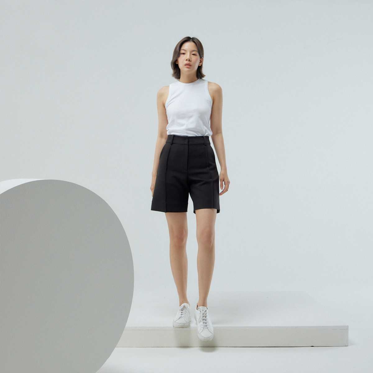 PRIM TAILORED  SHORTS - 2 COLORS