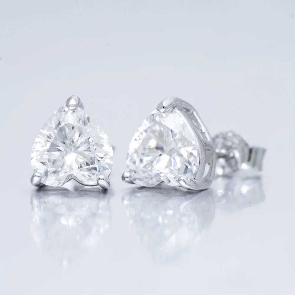 1 ct heart stud earrings