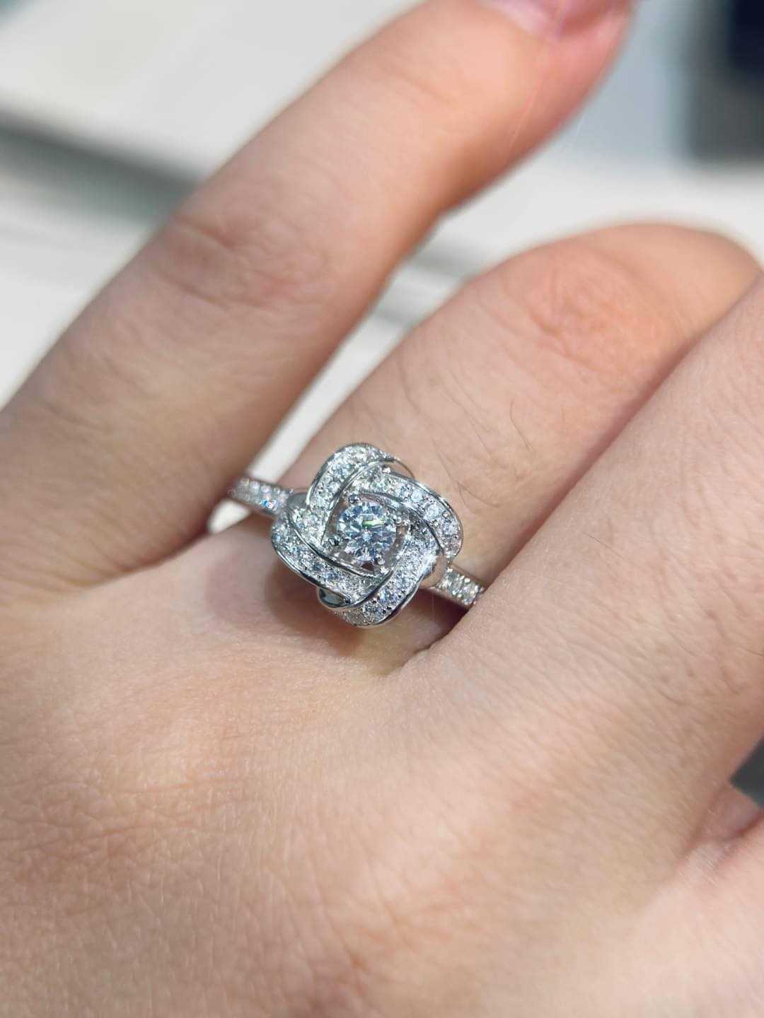 Kira diamond rings