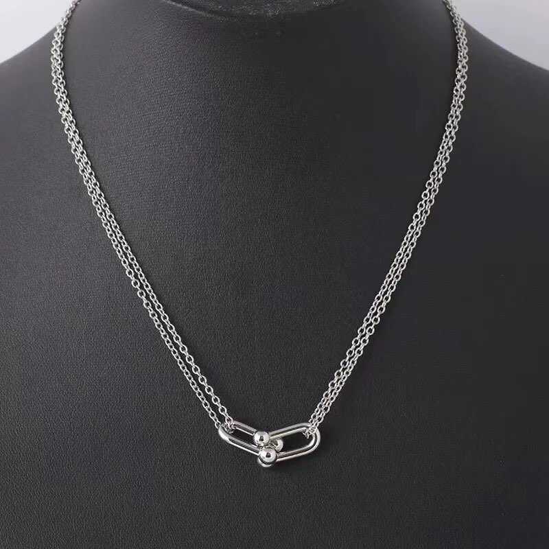 horseshoe pendant and necklace