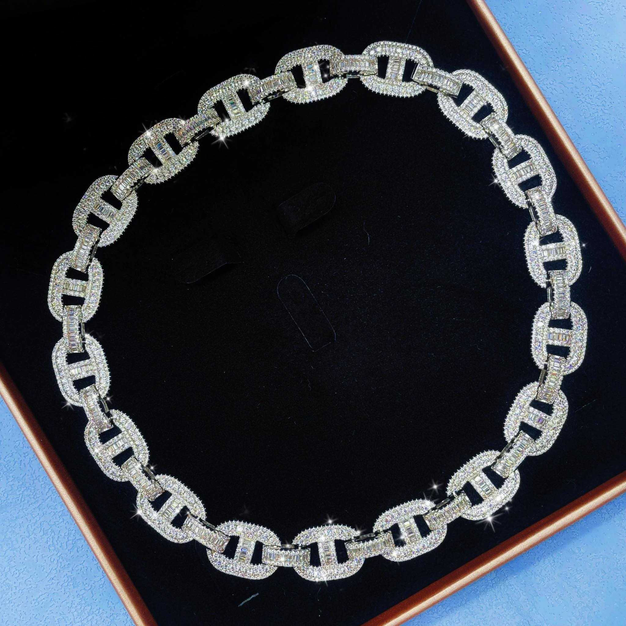 baguttee necklace diamond in 16 inches