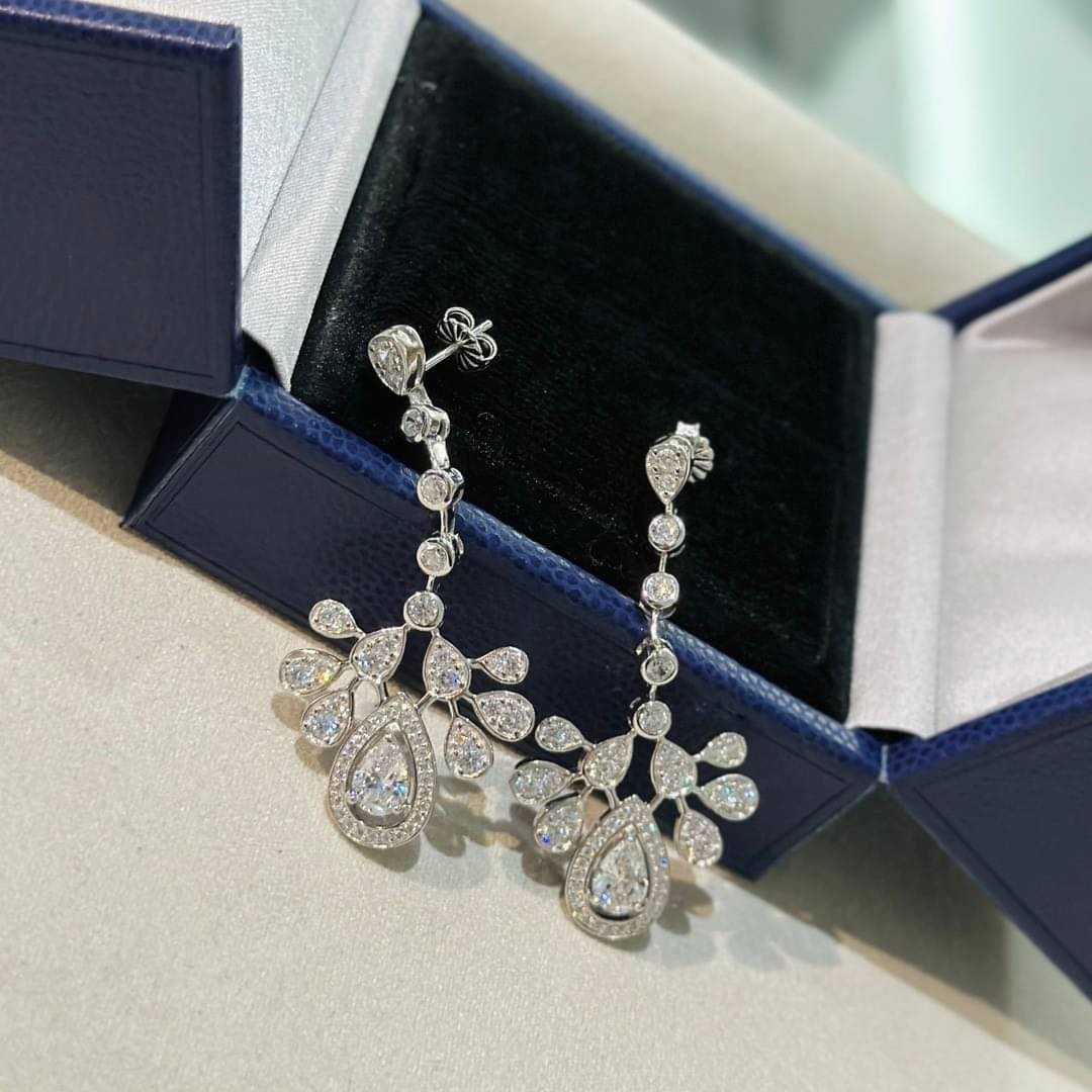 Best seller elegant diamond earrings