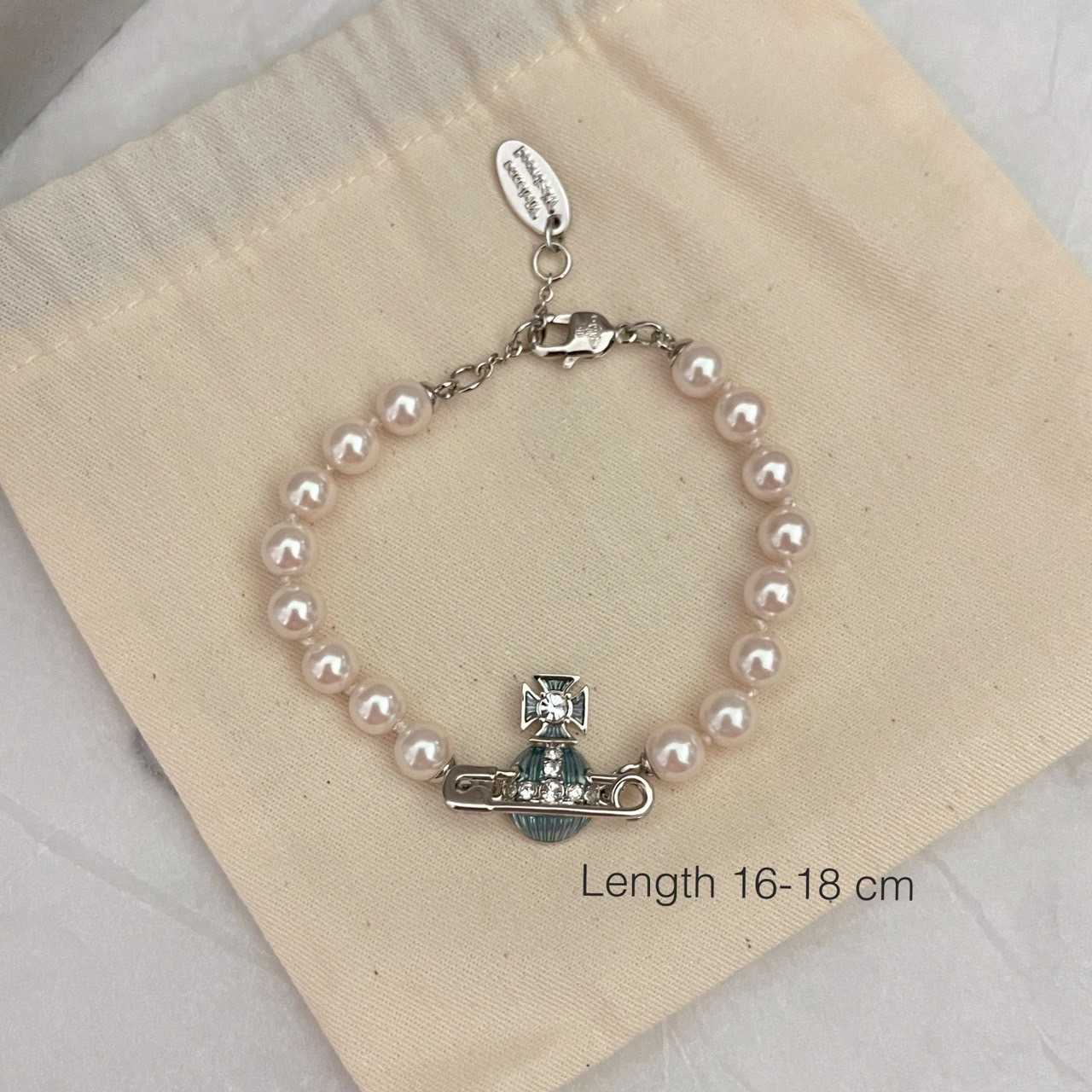 New vivienne westwood bracelet   📌(ทักเชทก่อนสั่งซื้อ) 