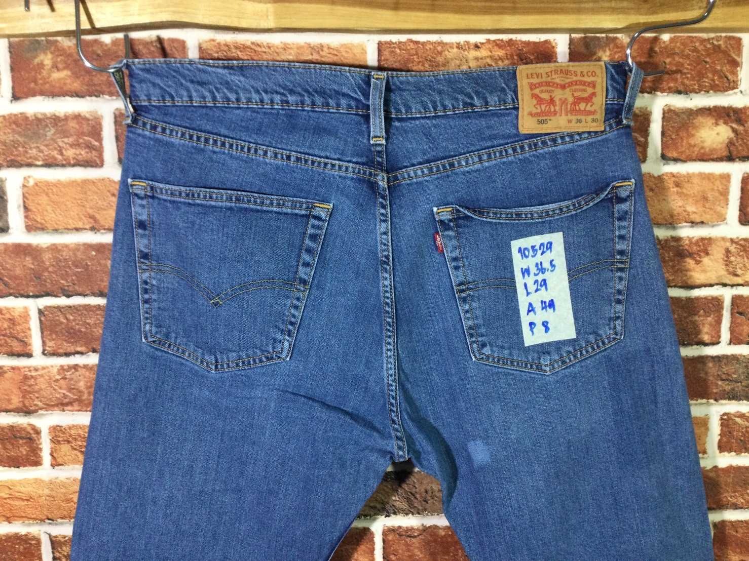 รหัส10529 Levi's505 Made in Pakistan  เลขกระดุม8520 วัดจริง เอว36.5