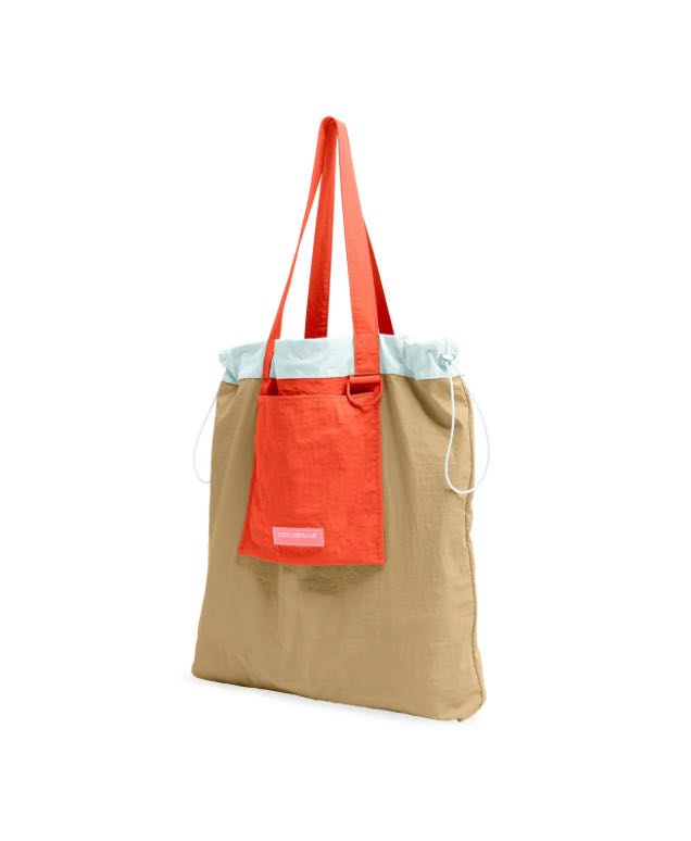 (Pre-order) Beyond the vines : Drawstring Toggle Tote (khaki)