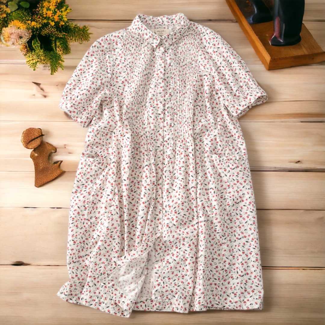 เสื้อเชิ้ตทรงoversize ลายดอกไม้น่ารักน่าใส่ ผ้าไม่บางและรีดง่ายมากๆ - สีขาว