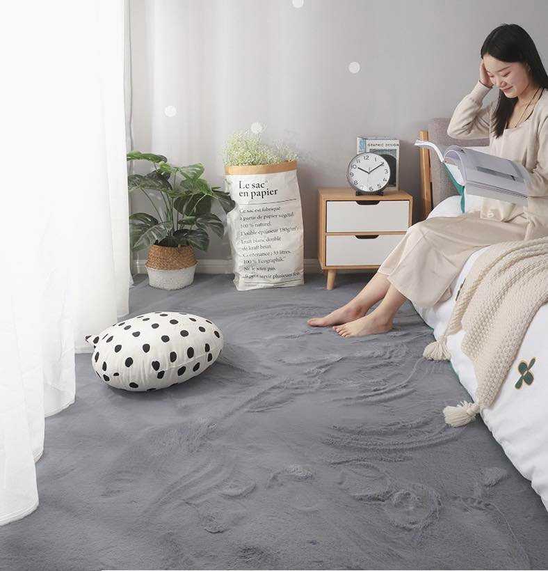 พรมแต่งบ้าน พรมปูพื้น ขนาด 160x230cm รุ่นขนเฟอ สีเทาอ่อน