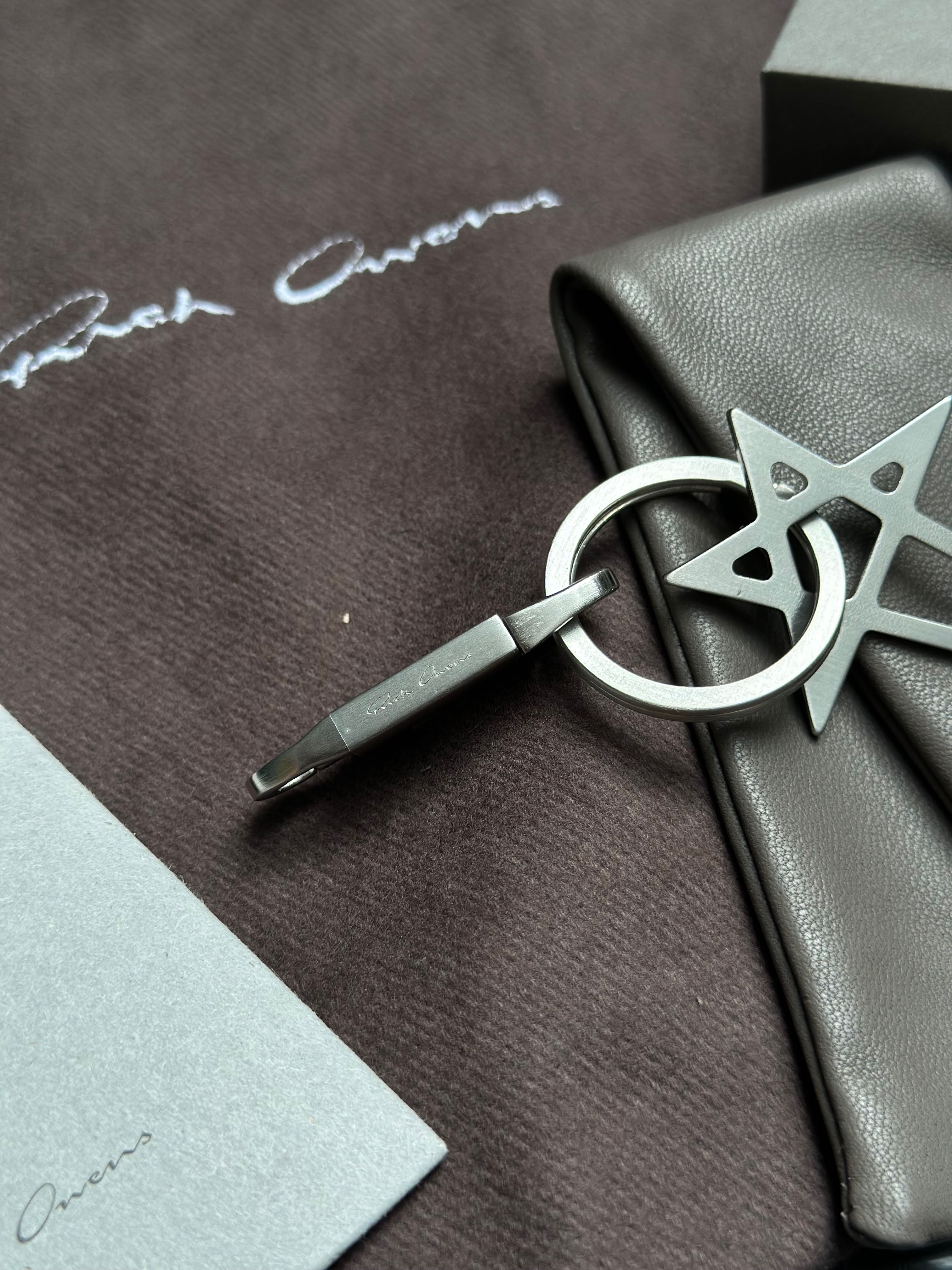 Rick owens - Pentagram Keychain | LINE SHOPPING