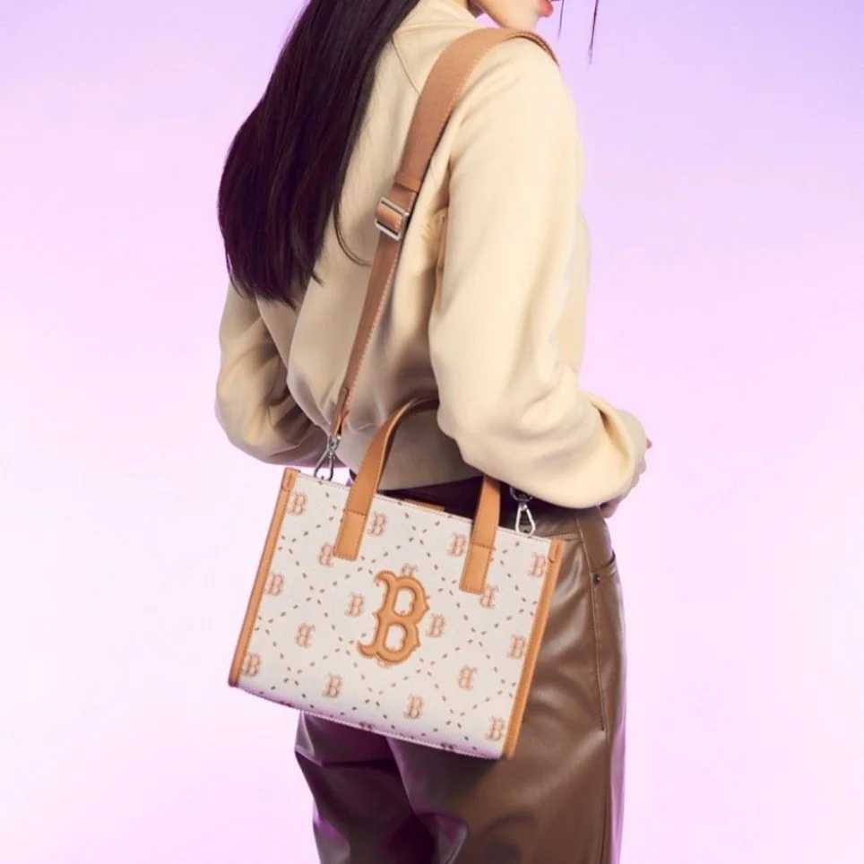 📌(ทักเชทก่อนสั่งซื้อ)   MLB Big Dia Monogram Jacquard S-Tote Bag    Size : 23 x 19 x 9cm 