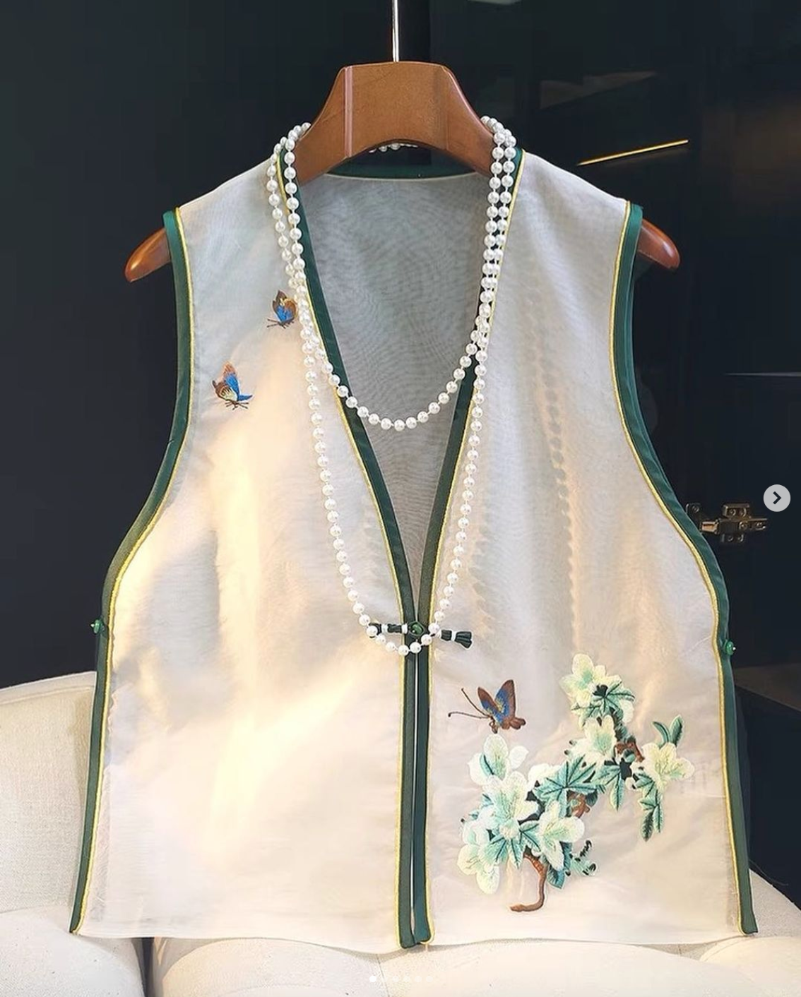 พร้อมส่ง ASAYA954  Chinese-style disc buckled silk vest women's top (SIze XL)