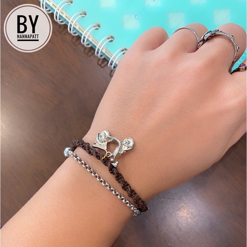 กำไลข้อมือแฮนด์เมด เชือกสีน้ำตาลเข้ม ลายเกลียว จี้เวสป้า ด้อมเวสป้า