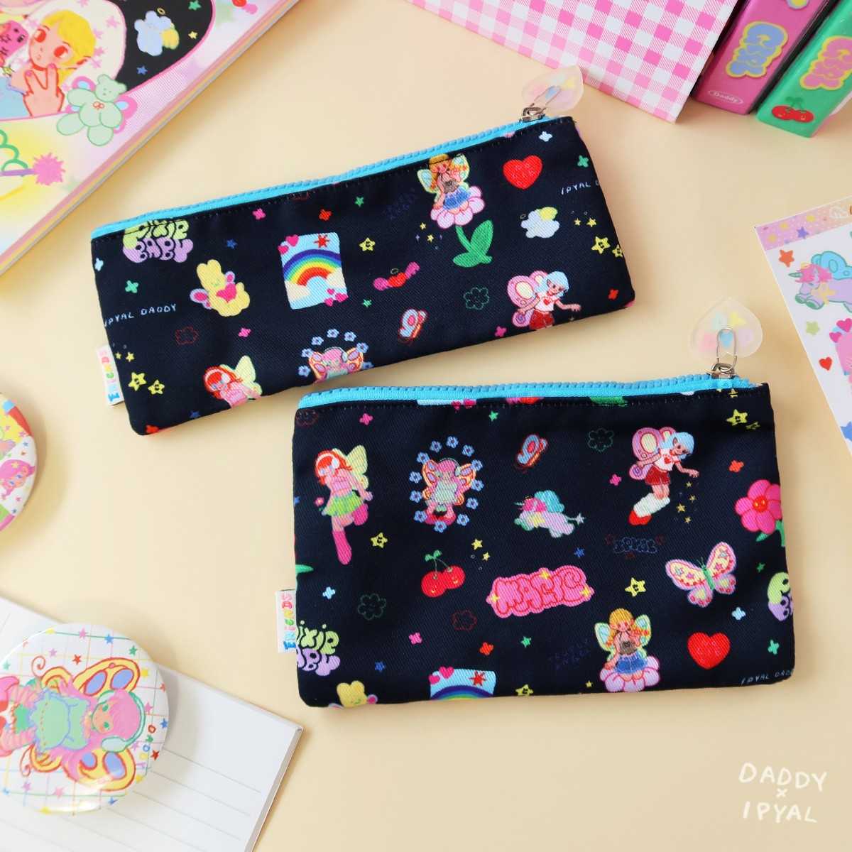 Pixie Baby Pencil Bag กระเป๋าดินสอ ผ้าแคนวาส ลาย Pixie Baby ซิปแต่งยางหยอดรูปหัวใจ มี 2 ขนาดให้เลือก