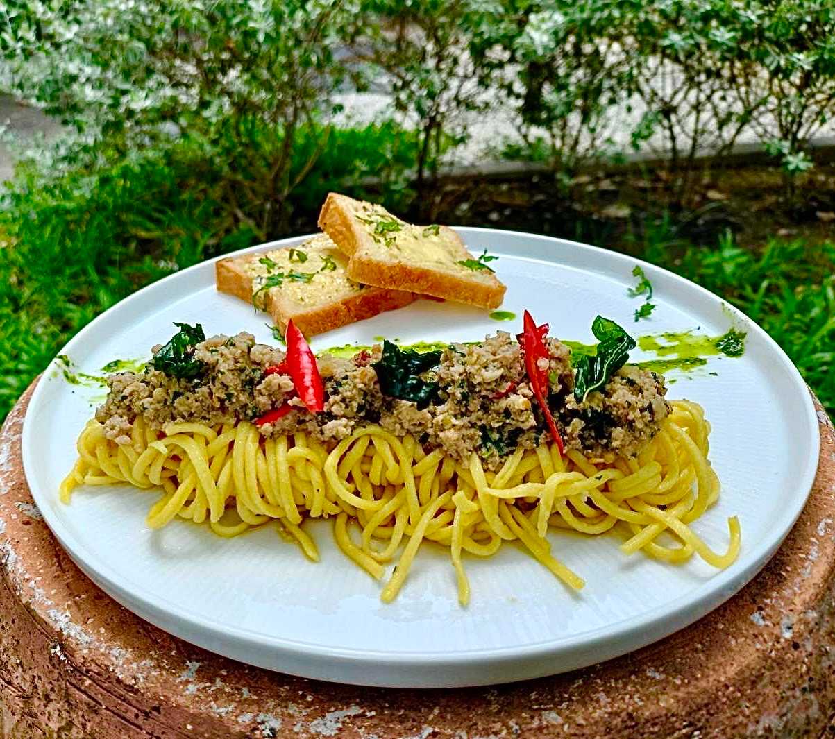 สปาเก็ตตี้กะเพราหมู (Ka-Prao Moo Spaghetti)