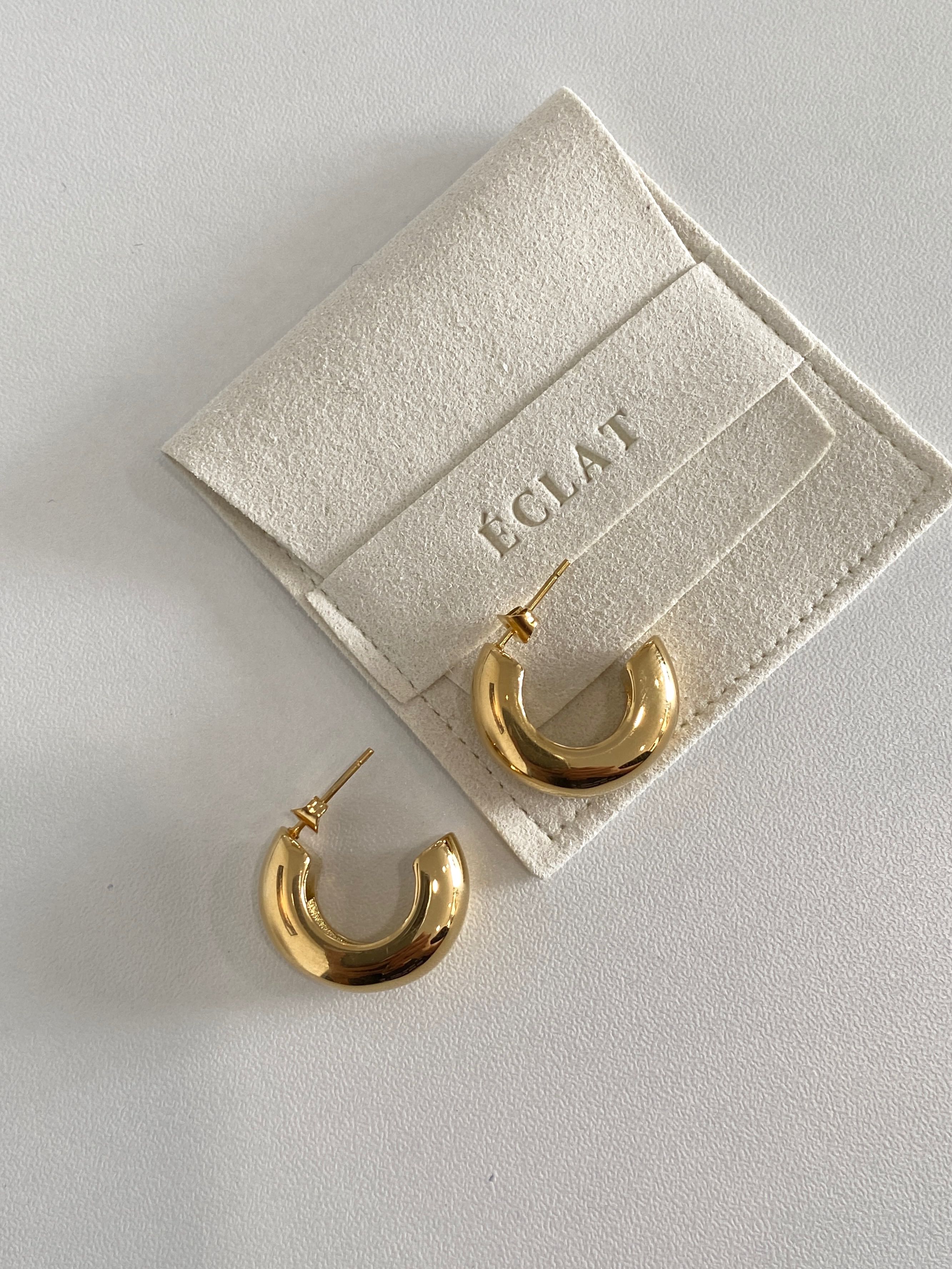 Amour Hoops