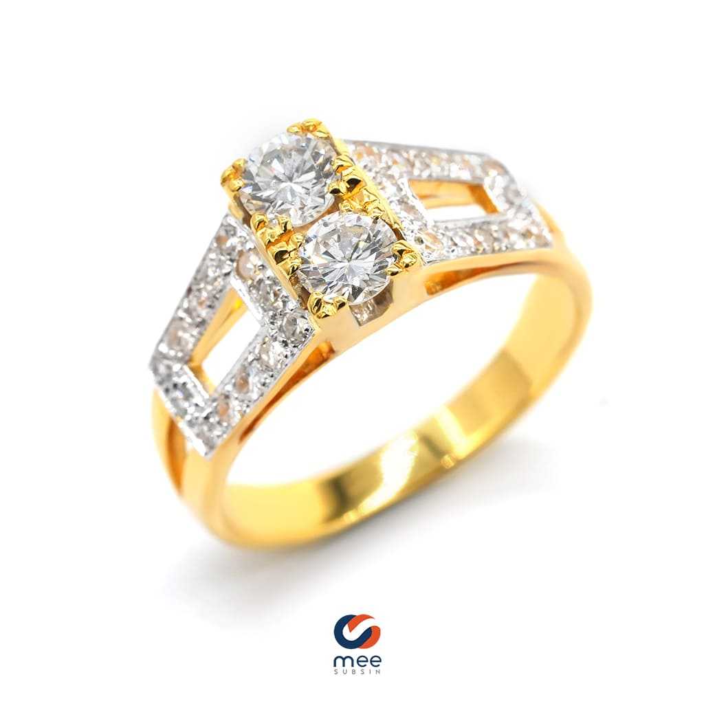 แหวนเพชรหน้ากว้าง 0.86 กะรัต น้ำ 97 ตัวเรือนทองคำ 18k [RG230114]