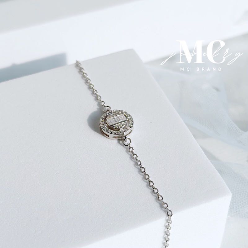 สร้อยข้อมือเงินเเท้ชุปทองคำขาว 14K รุ่น Casey ✅ไม่ลอก ไม่แพ้ ✨แถมฟรีกล่องจิวเวลรี่แบรนด์และผ้าเช็ด✨