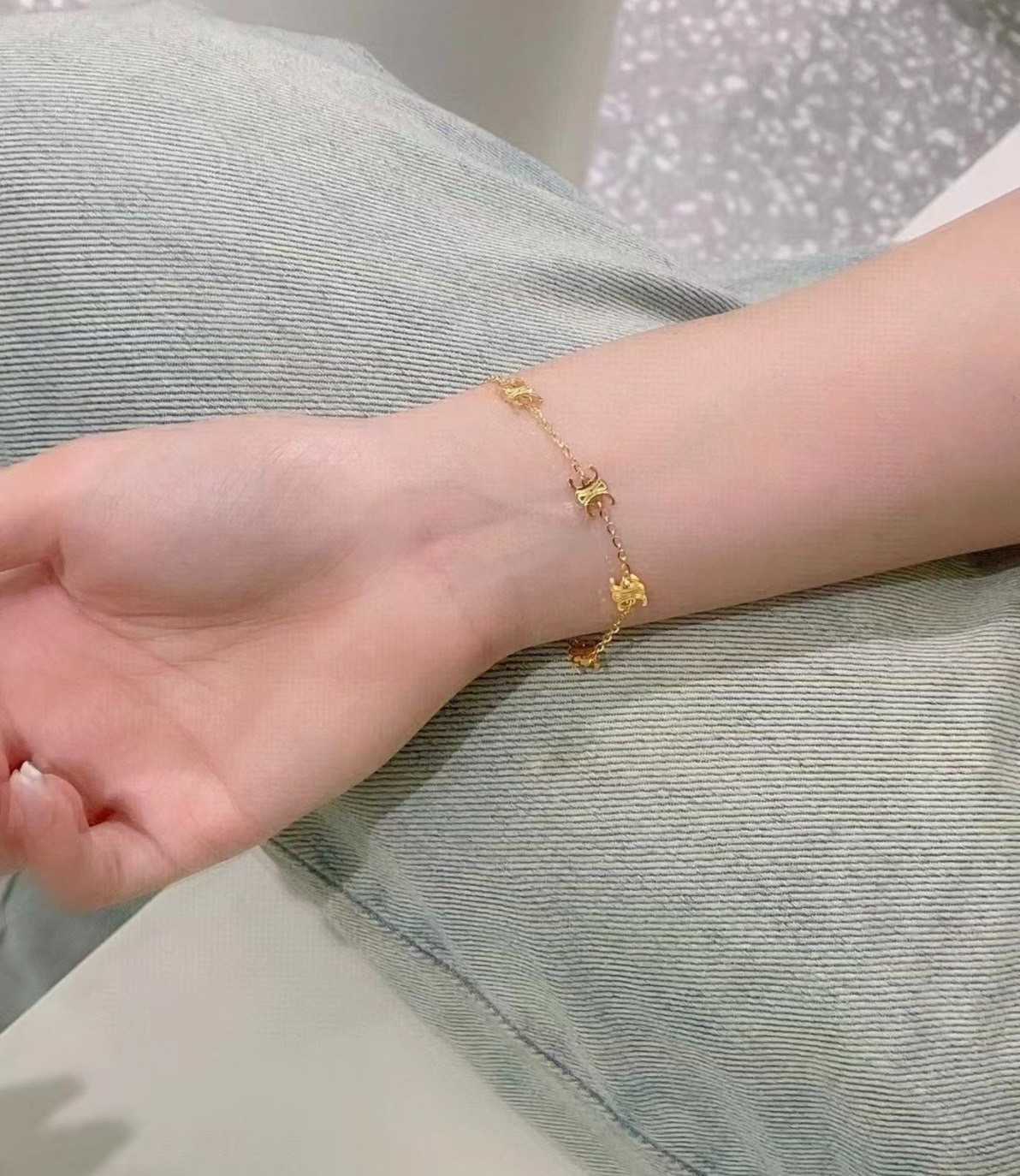 New celine bracelet   📌(ทักเชทก่อนสั่งซื้อ)  ​