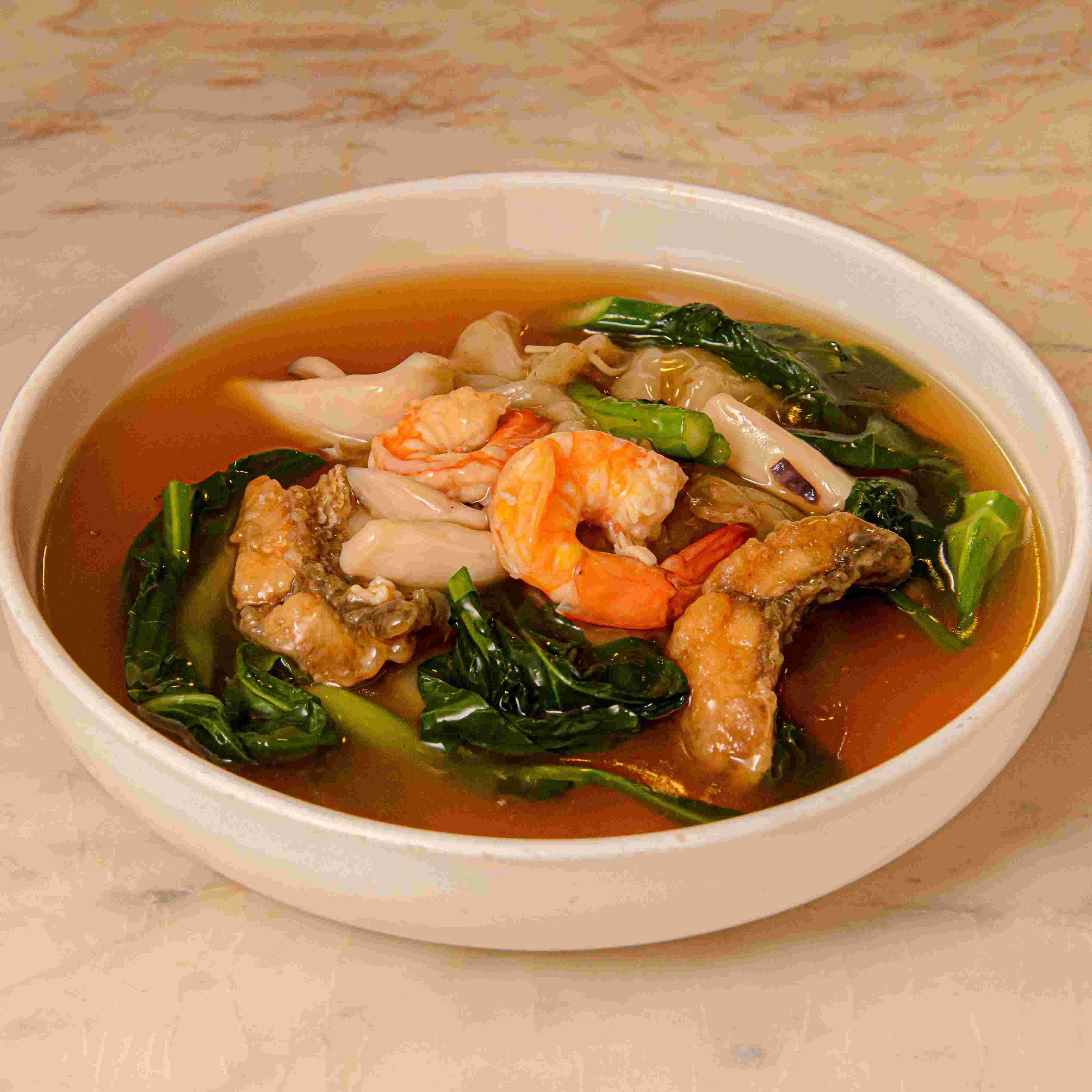 ก๋วยเตี๋ยวราดหน้าทะเล
