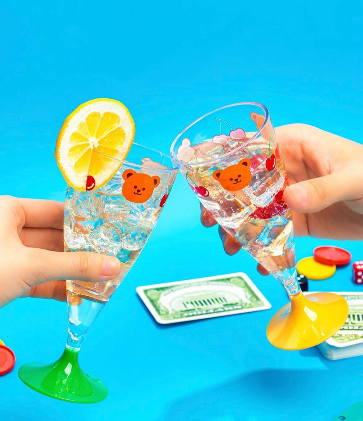 Wigglewiggle REUSABLE PARTY CUP SET Cherry & Bear  ชุดเแก้วพลาสติกพิมพ์ลายสุดน่ารัก 5 ใบ ในขวด