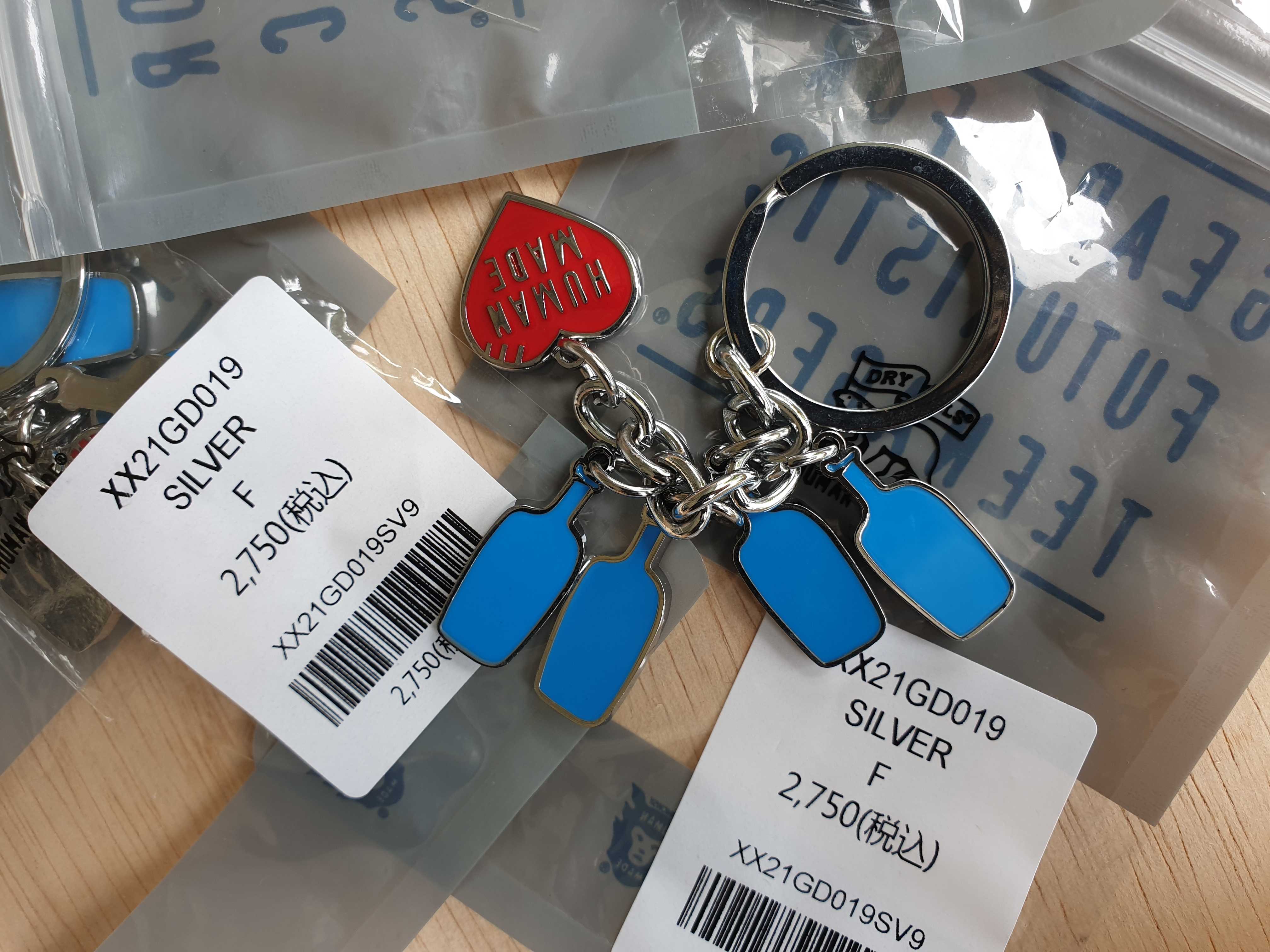 (สินค้าพร้อมส่ง) พวงกุญแจ Humanmade x Bluebottle keychain