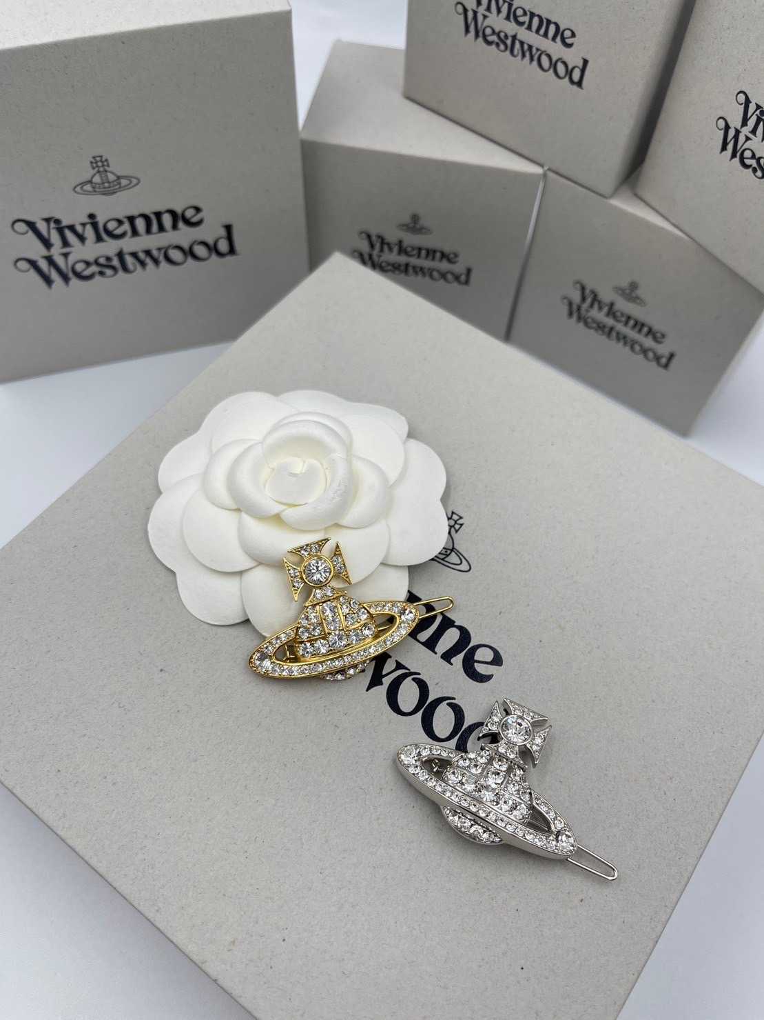 New Vivienne westwood Hair Clip    📌(ทักเชทก่อนสั่งซื้อ)  ​  