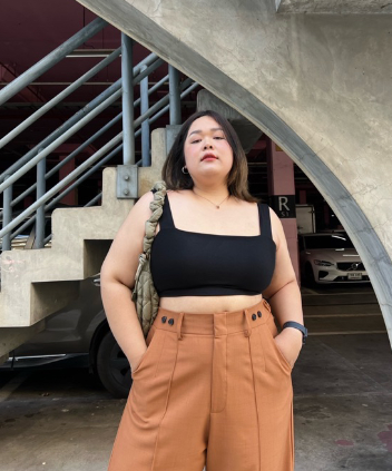 CurveG Square Neck Tank Top เสื้อกล้ามสีดำ