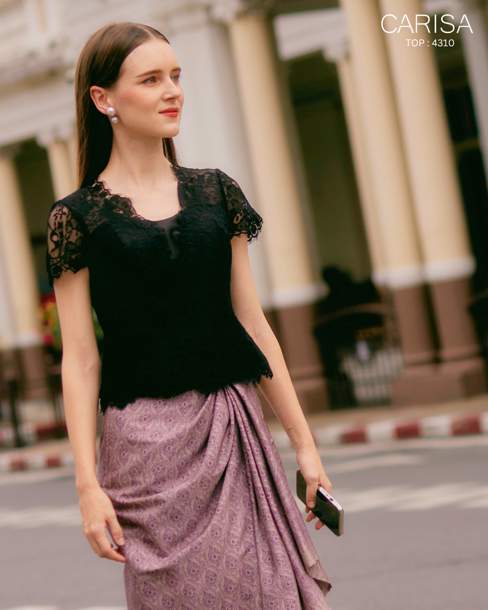 เสื้อลูกไม้ฝรั่งเศสเนื้อนิ่ม ใช้วิธีการวางผ้าลูกไม้ให้คอเสื้อเป็นทรงวี สวยดูดีมีสไตร์  [4310]