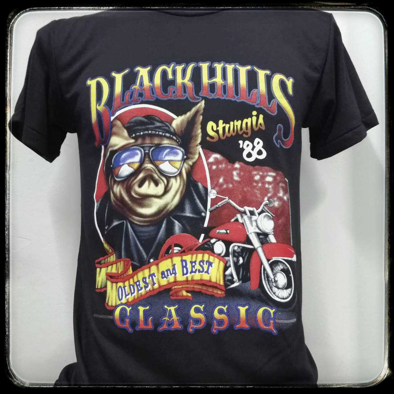 เสื้อ​ฮาเลย์​3​dลายหมูblack hill​ ผ้า​บาง​50สีดำคอกลมแขนสั่นชายหญิง