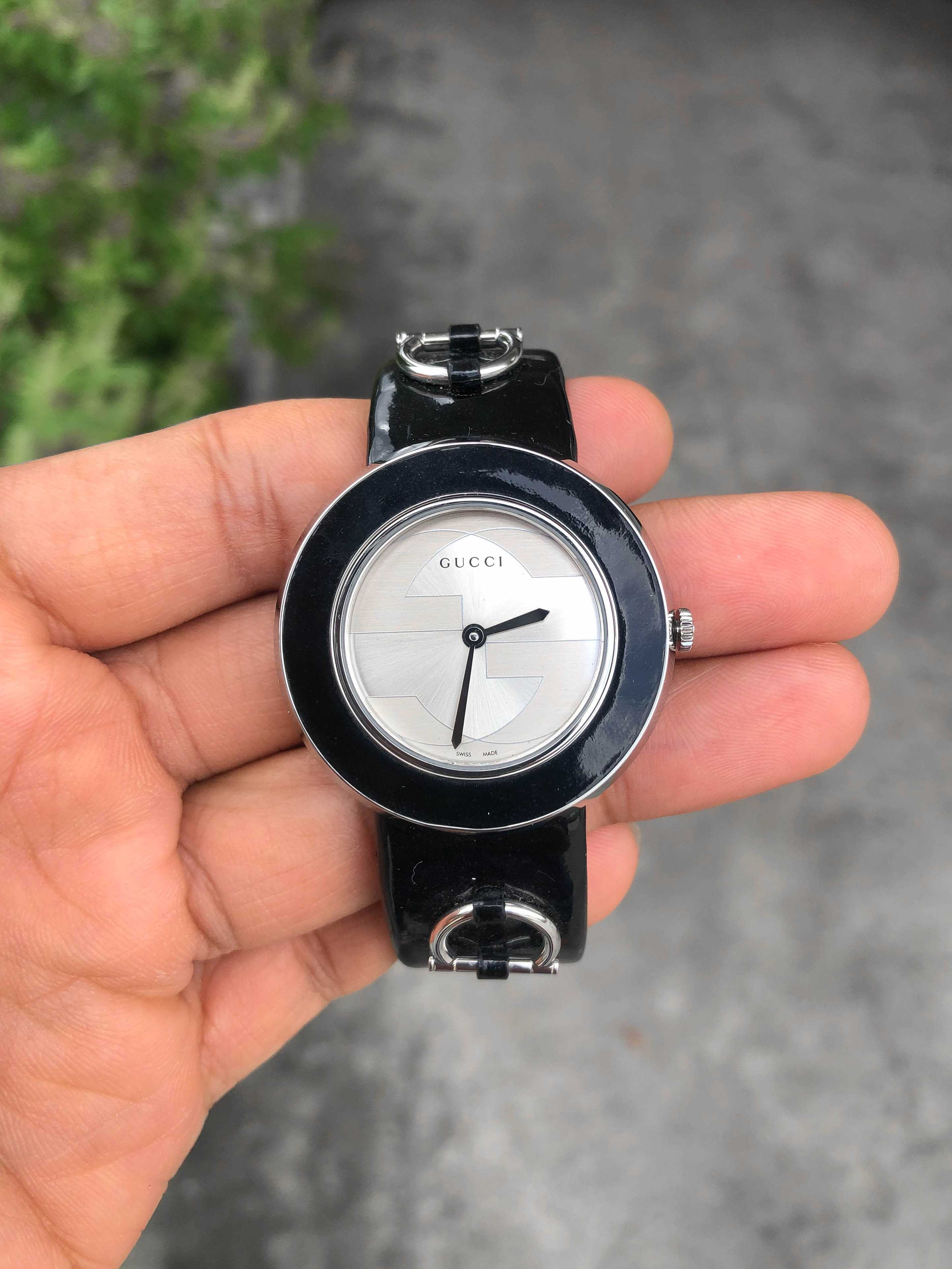 Gucci U-Play Boy Size Quartz หน้าดำ สายหนัง