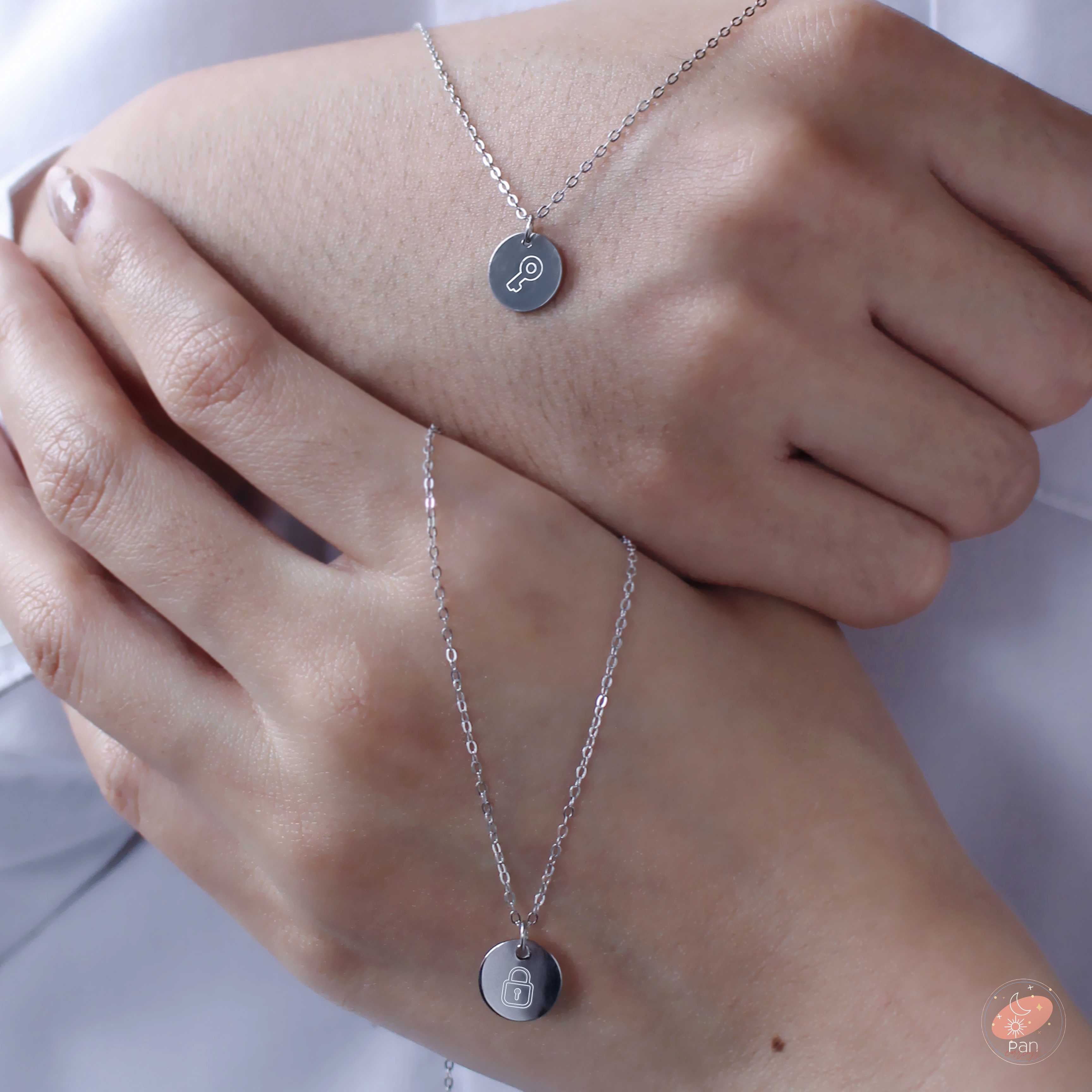 เลื่อนดูเมนูสลักในรูป NEW Simple Collection สลักชื่อฟรี LS0036/LS0037