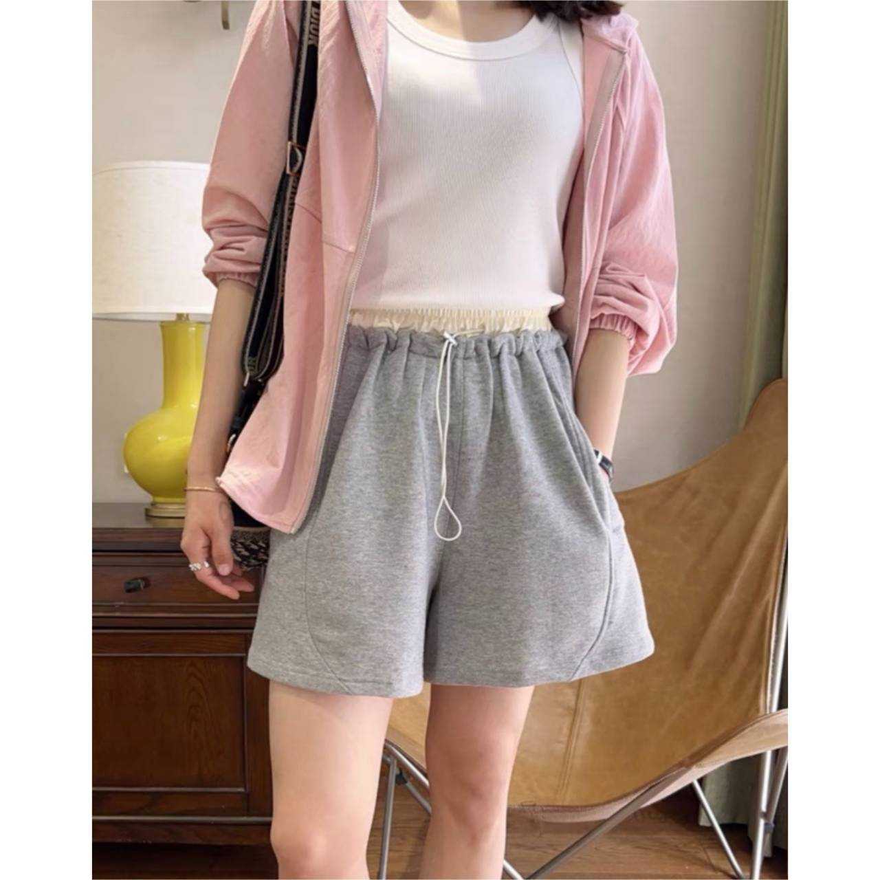 TWO-TONED DOUBLE LAYERED WAIST SHORTS