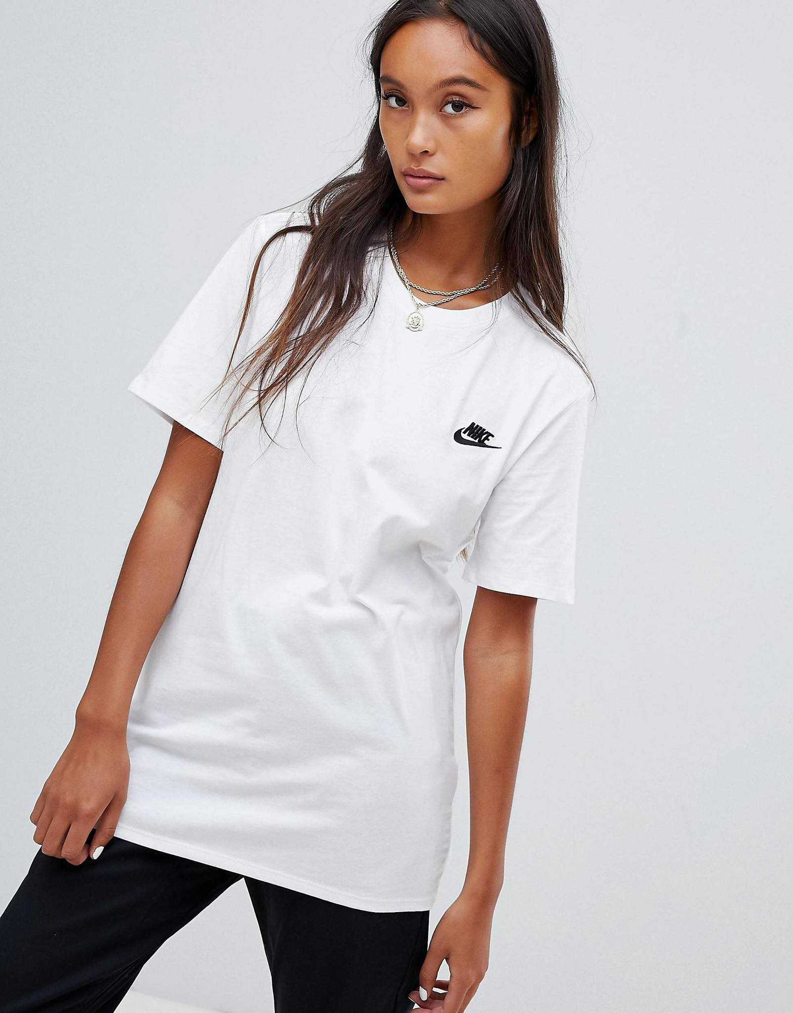 Nike Sportswear Club T-Shirt