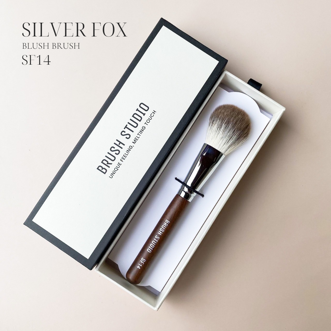 BRUSH STUDIO SF14 Silver Fox Blush Brush : แปรงปัดแก้มขนจิ้งจอกเงิน