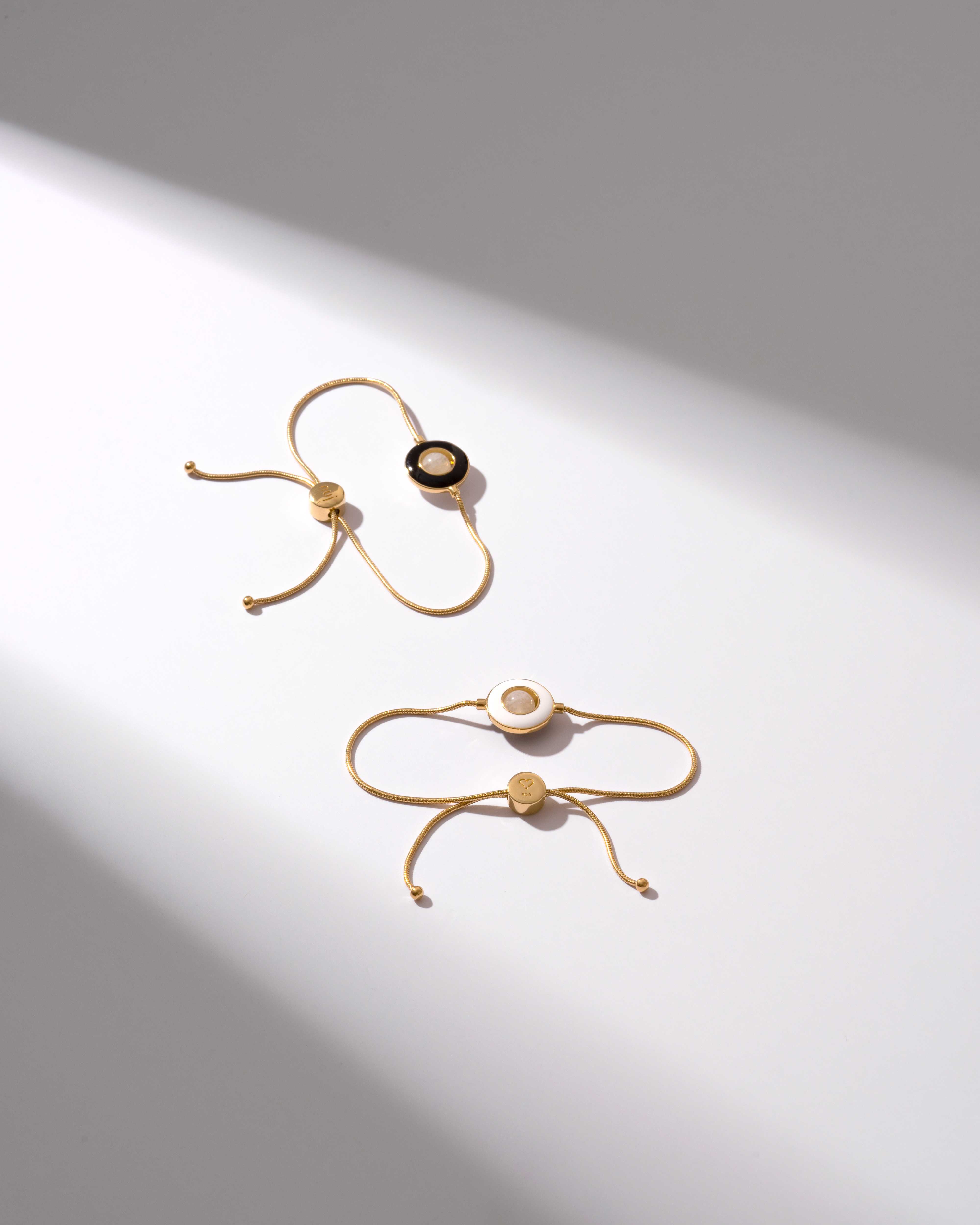 IRIS Yin Yang (moonstone)