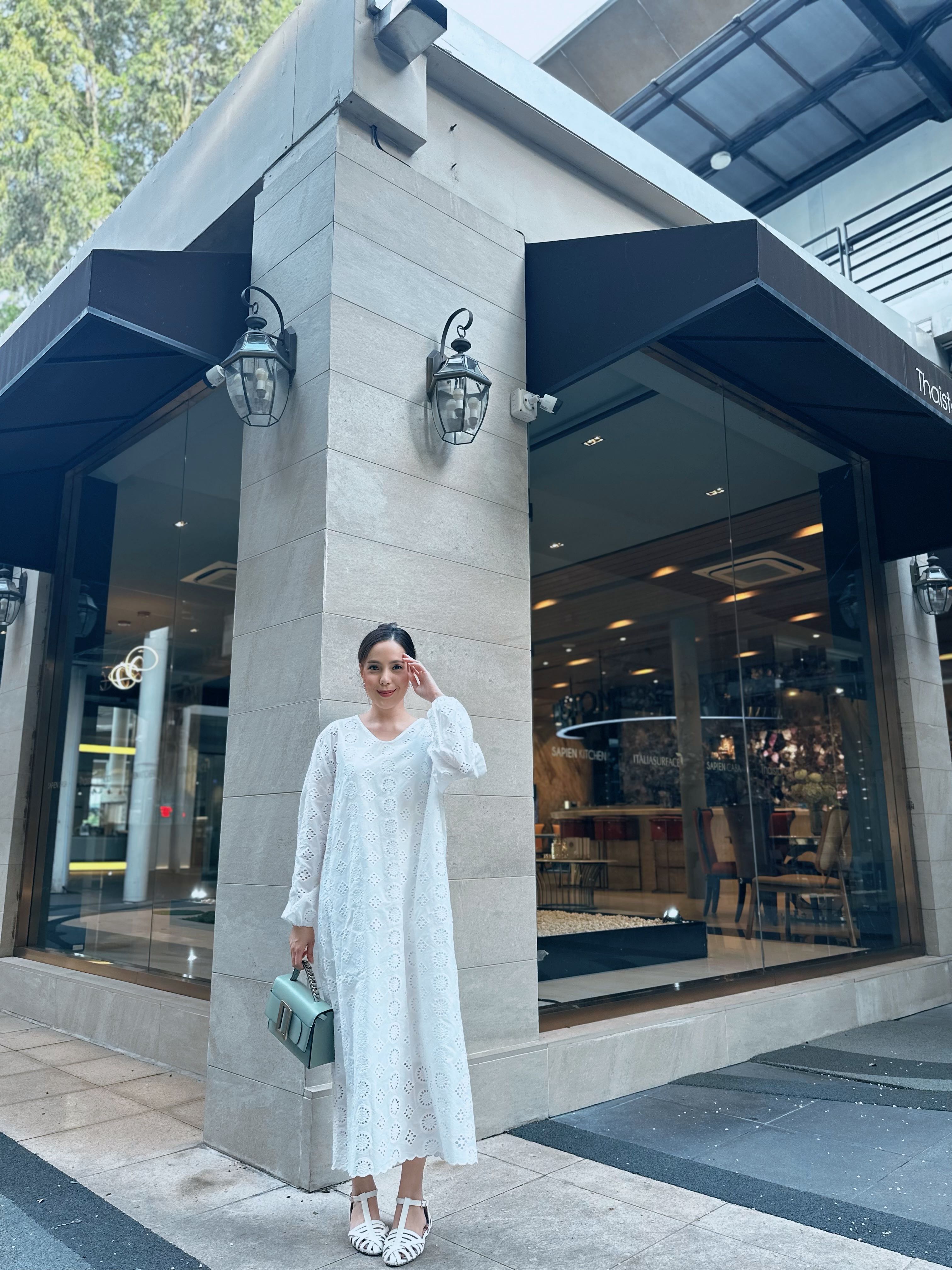 Fiona lace dress 🏷️ white color 🏷️